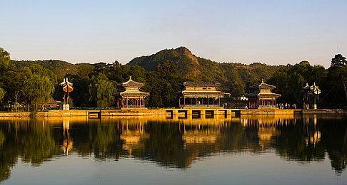 功能加强《顶级赛车合集》明年1月全平台发售